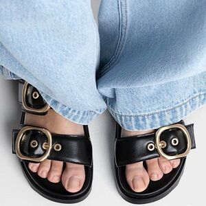 Black leather sandals. Size 7